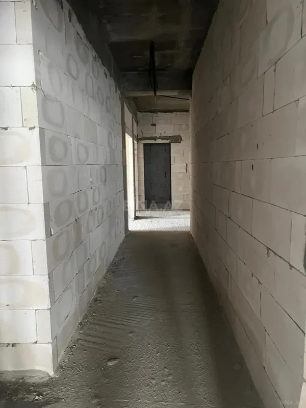 Satılır 4 otaqlı mənzil 220 m²