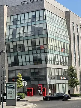 Satılır 4 otaqlı mənzil 220 m²