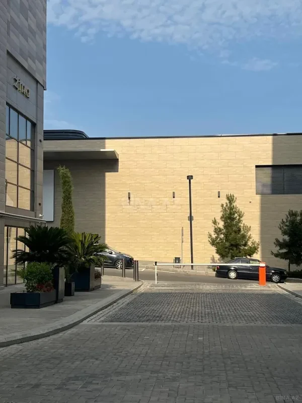 Satılır 4 otaqlı mənzil 220 m²