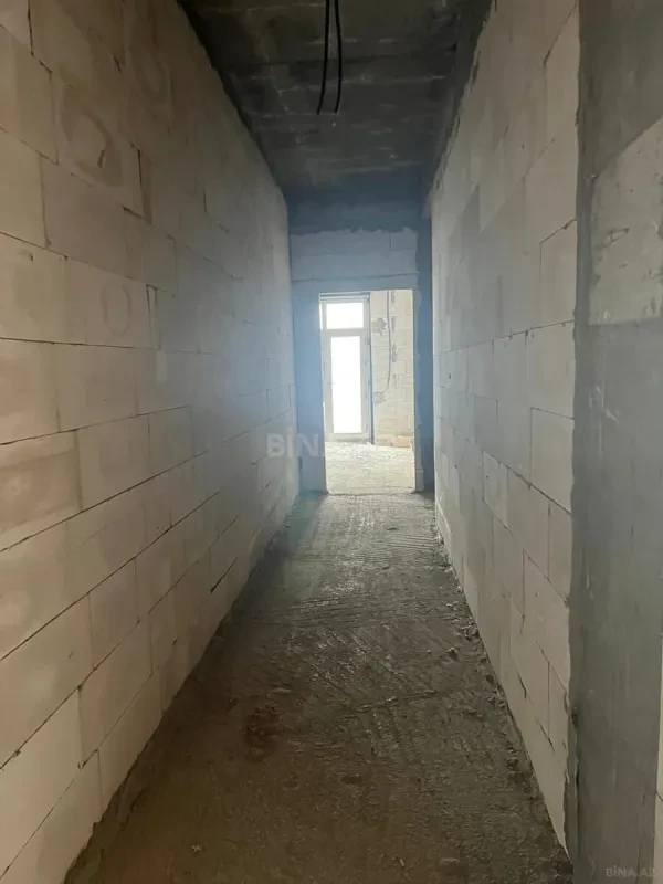 Satılır 4 otaqlı mənzil 220 m²
