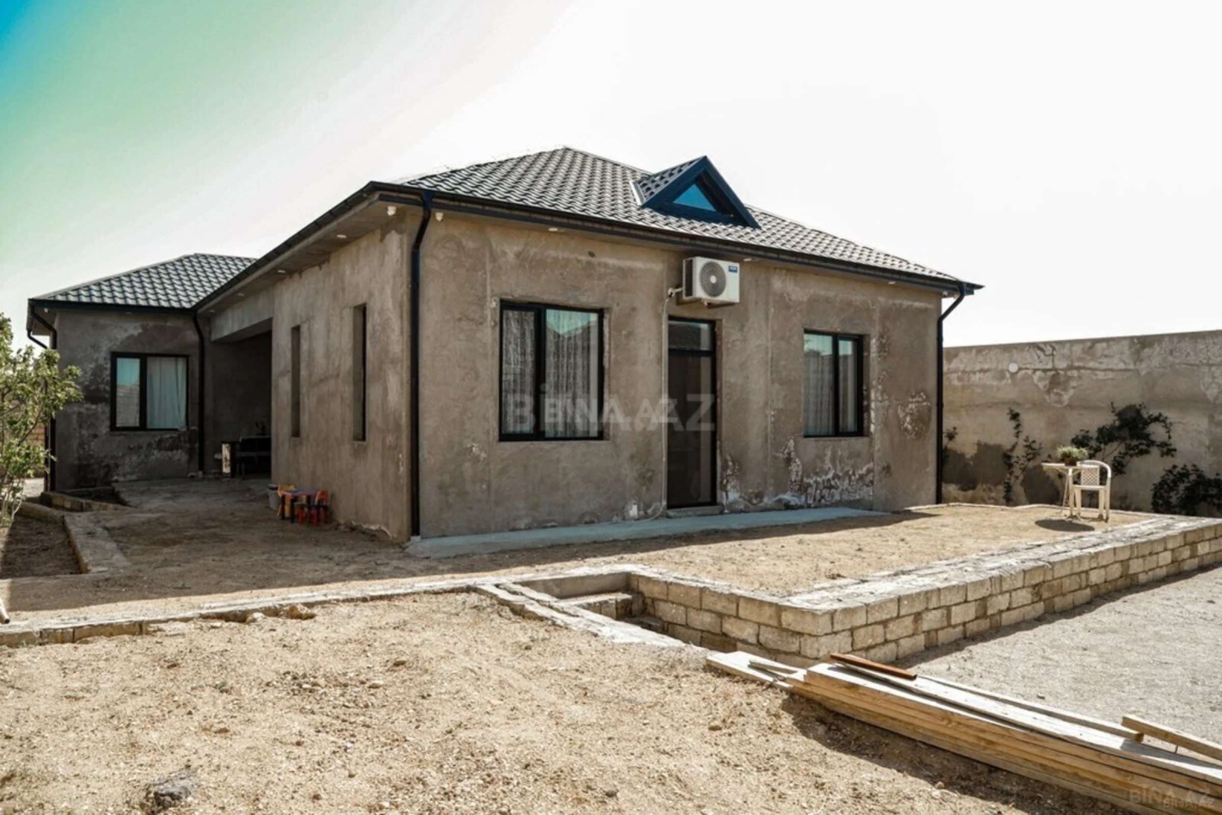 Satılır 5 otaqlı həyət evi 160 m²