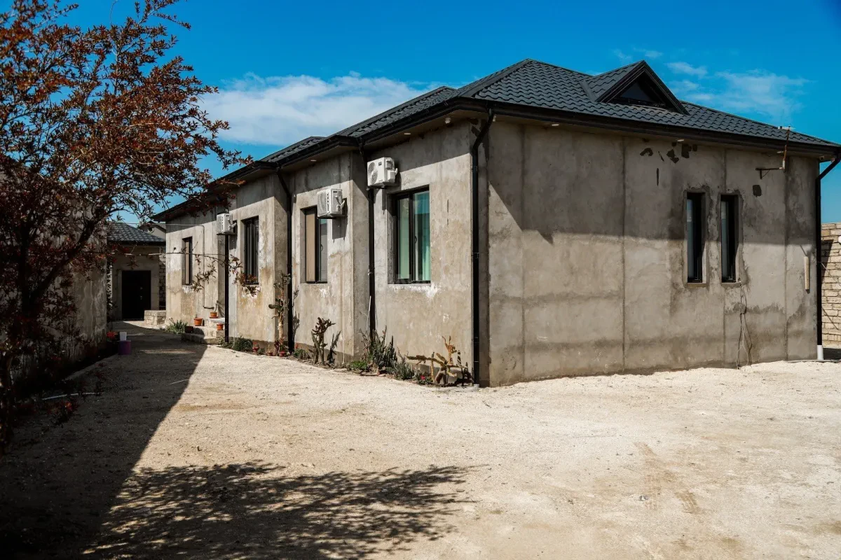 Satılır 5 otaqlı həyət evi 160 m²