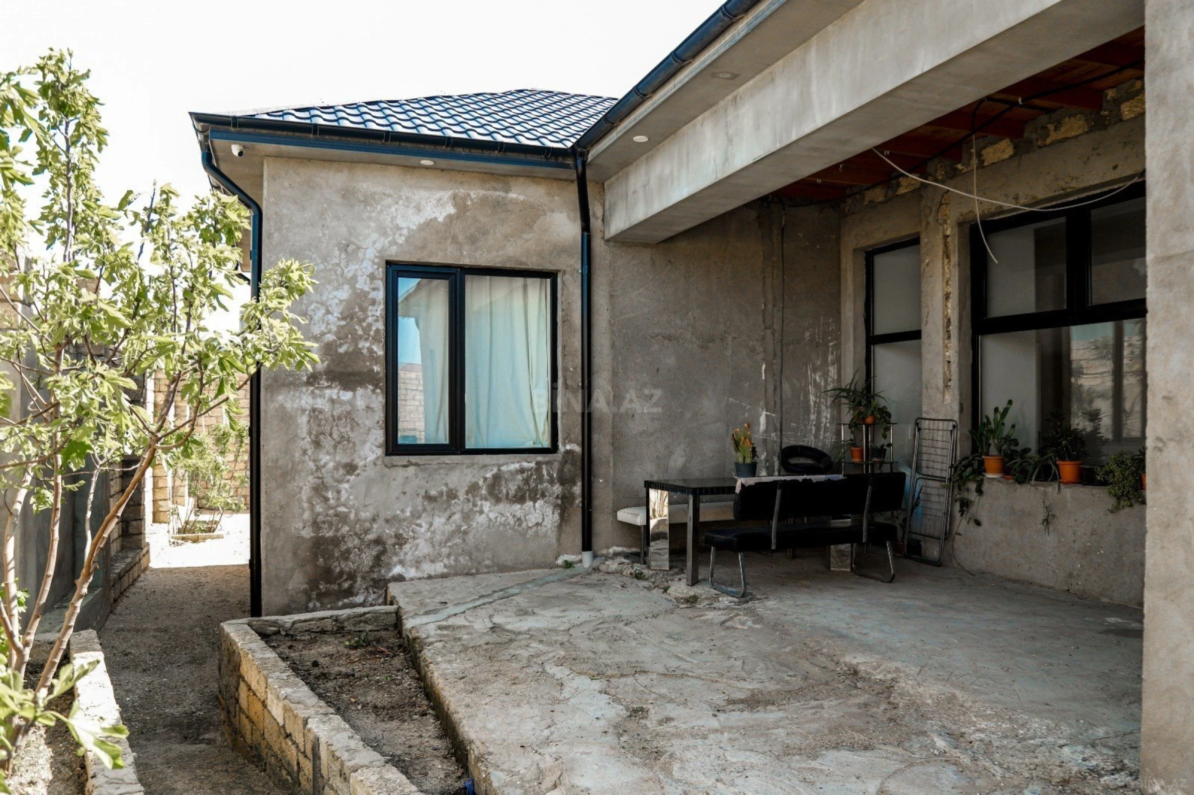 Satılır 5 otaqlı həyət evi 160 m²