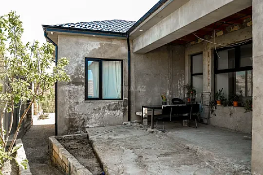 Satılır 5 otaqlı həyət evi 160 m²