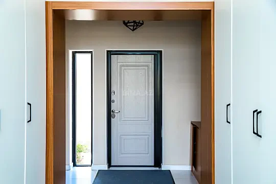 Satılır 5 otaqlı həyət evi 160 m²