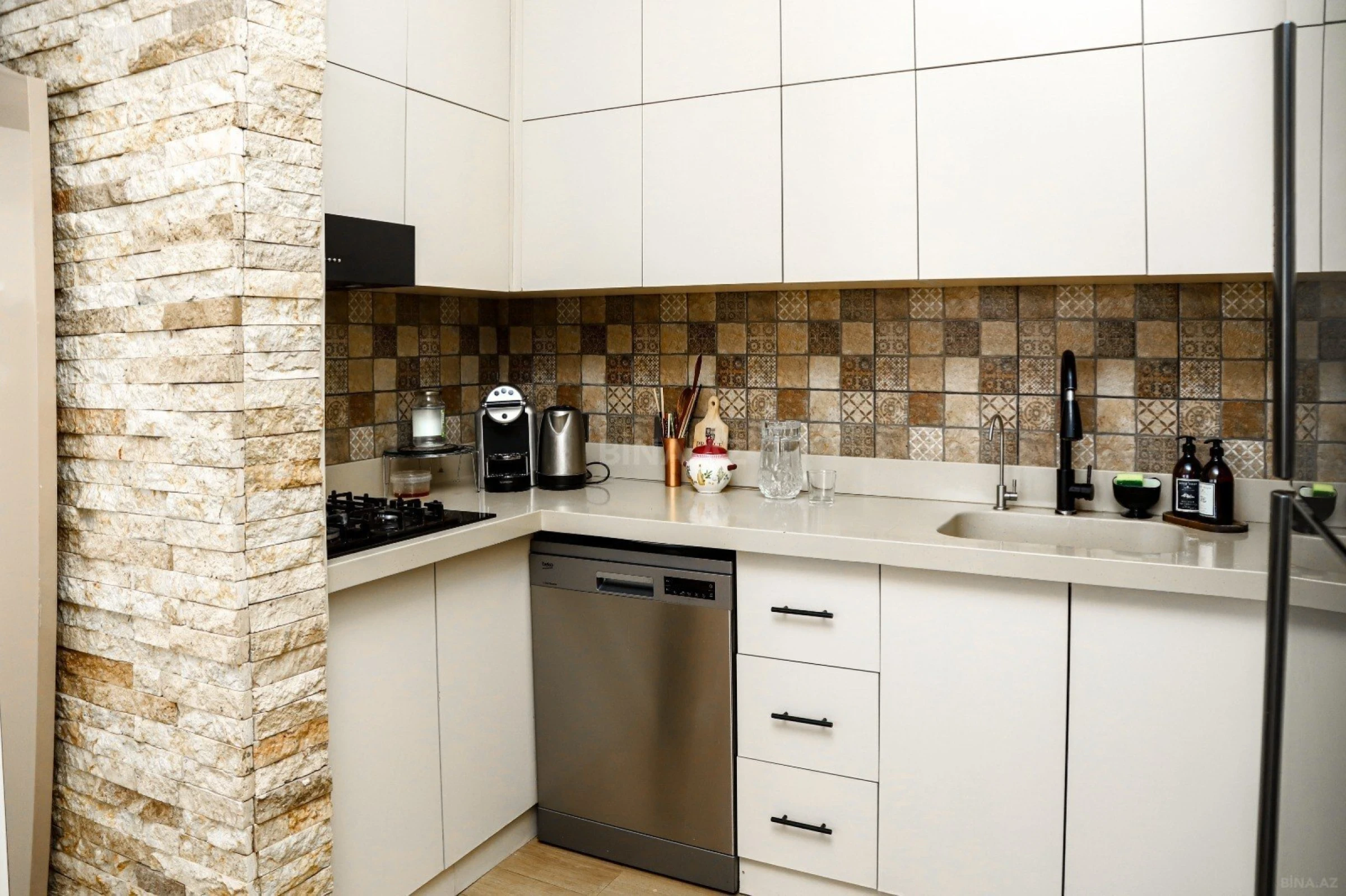 Satılır 5 otaqlı həyət evi 160 m²