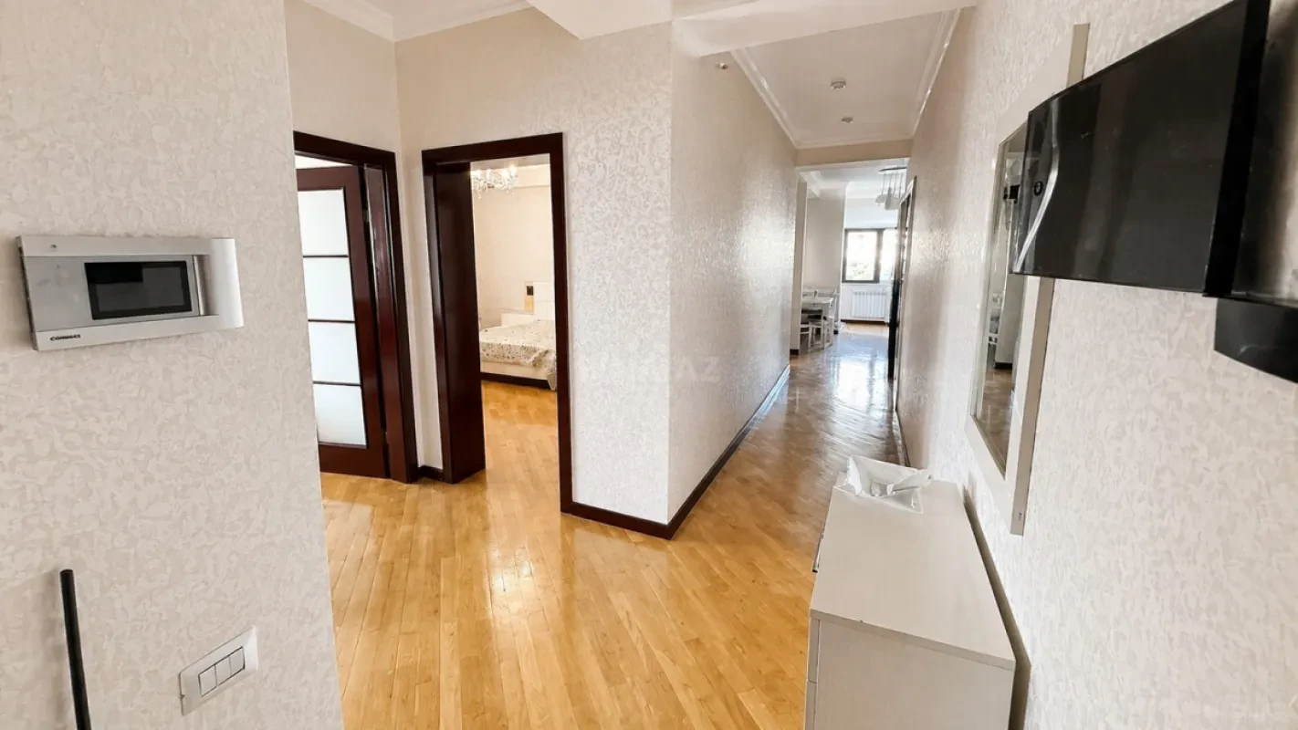 Kirayə verilir 3 otaqlı mənzil 120 m²