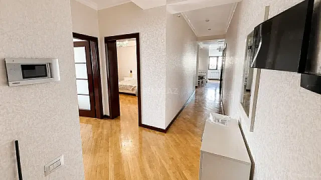 Kirayə verilir 3 otaqlı mənzil 120 m²