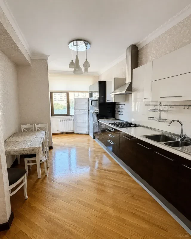 Kirayə verilir 3 otaqlı mənzil 120 m²