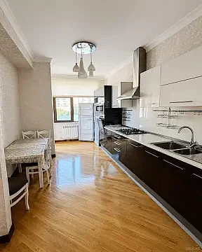 Kirayə verilir 3 otaqlı mənzil 120 m²