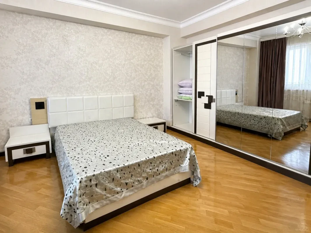 Kirayə verilir 3 otaqlı mənzil 120 m²