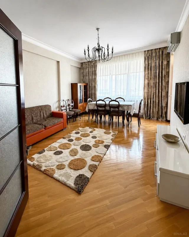 Kirayə verilir 3 otaqlı mənzil 120 m²