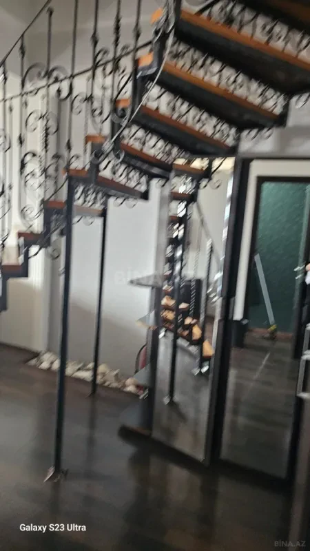 Kirayə verilir 3 otaqlı mənzil 134 m²