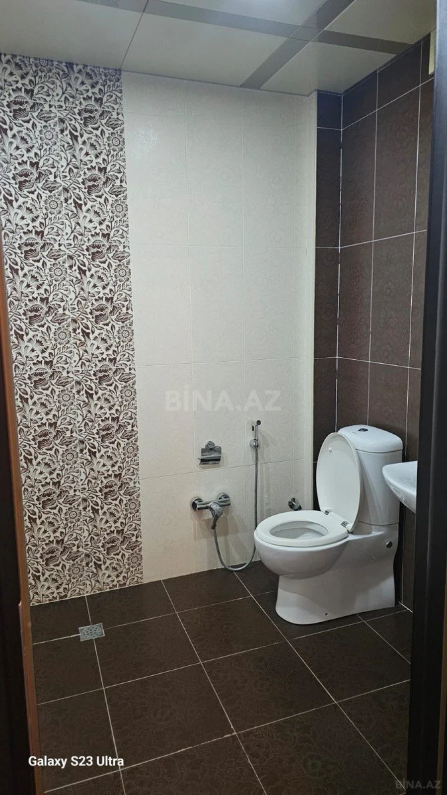 Kirayə verilir 3 otaqlı mənzil 134 m²