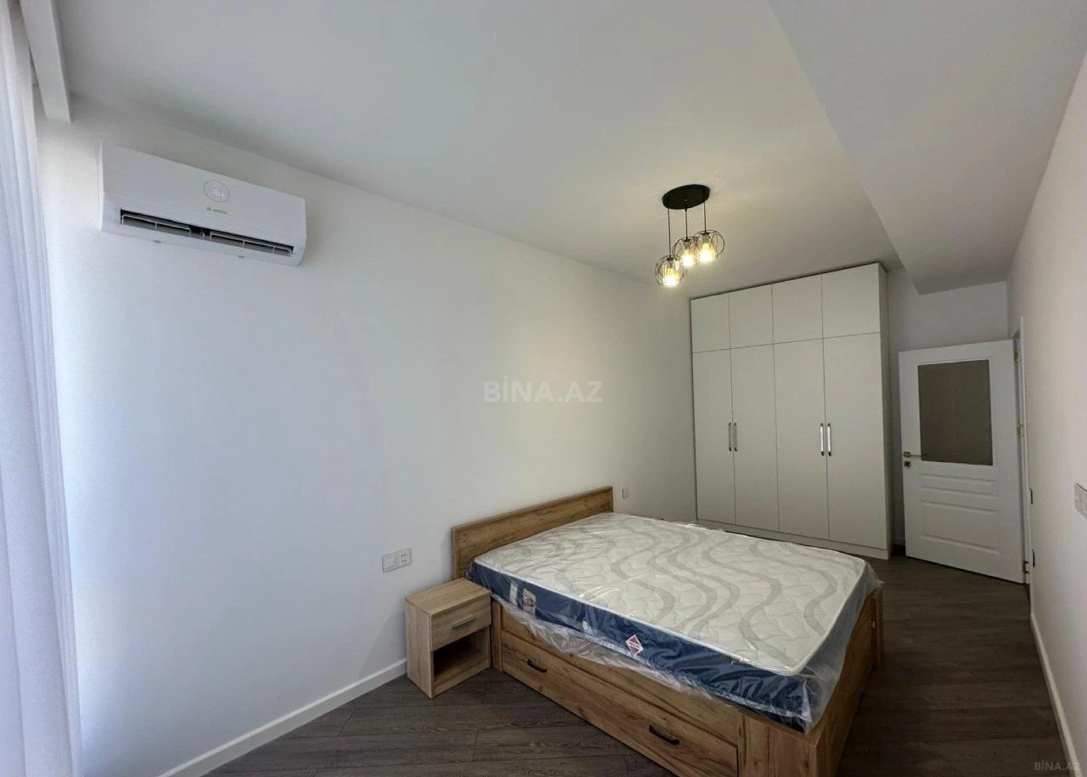 Satılır 3 otaqlı mənzil 95 m²