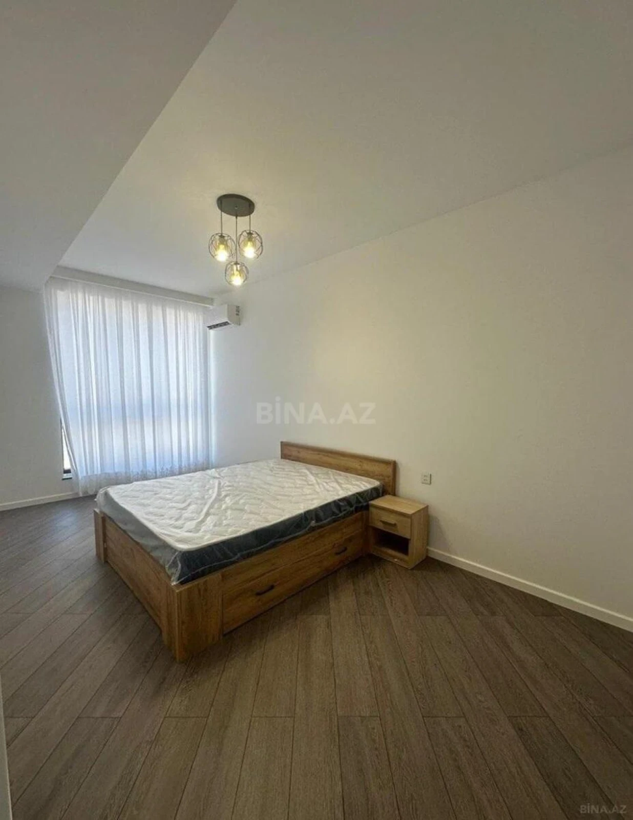 Satılır 3 otaqlı mənzil 95 m²
