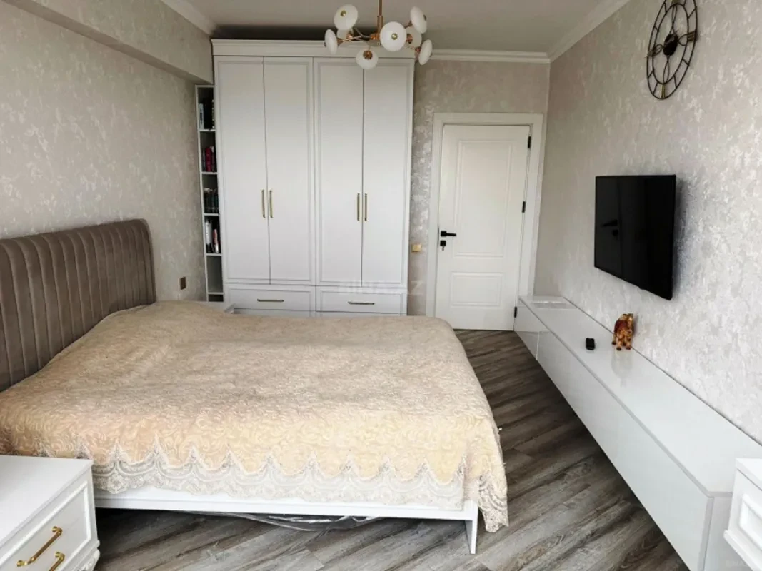 Satılır 4 otaqlı mənzil 125 m²