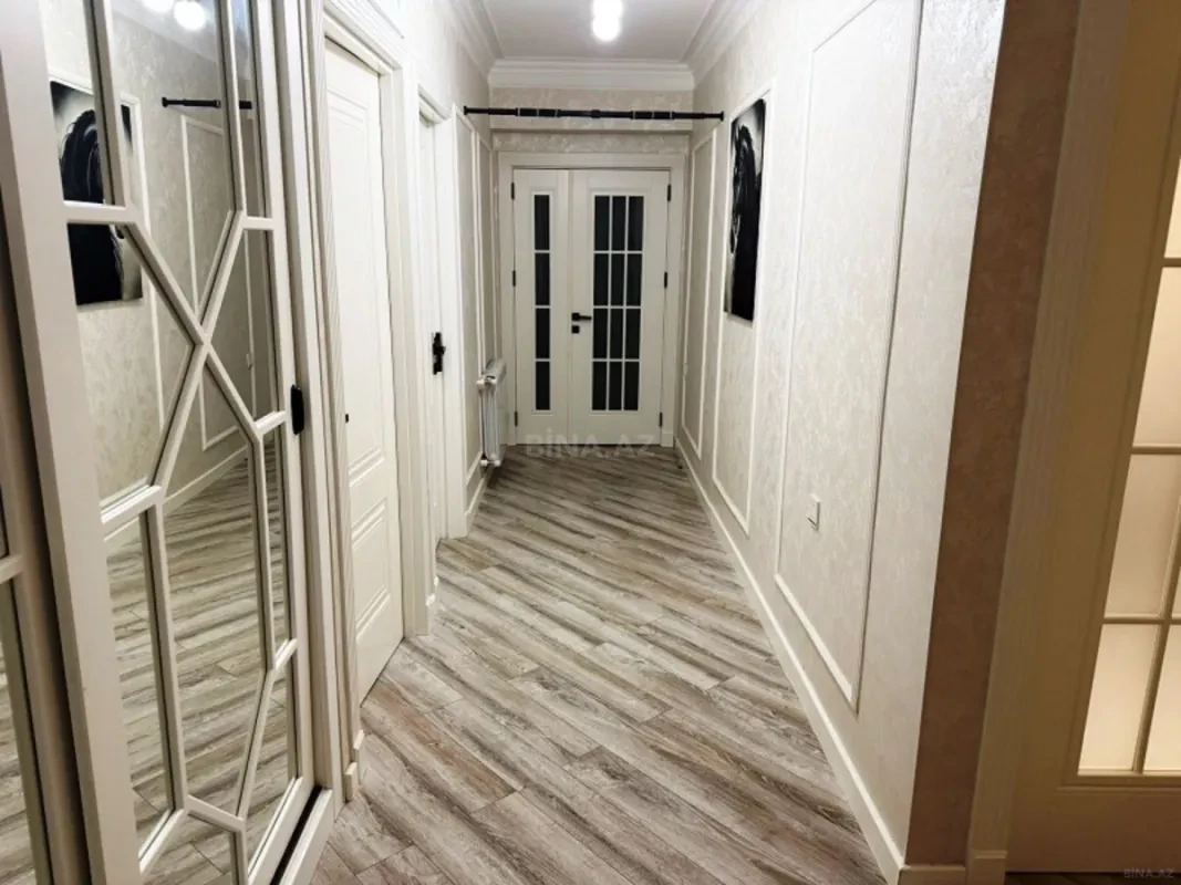 Satılır 4 otaqlı mənzil 125 m²