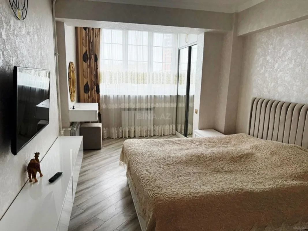 Satılır 4 otaqlı mənzil 125 m²