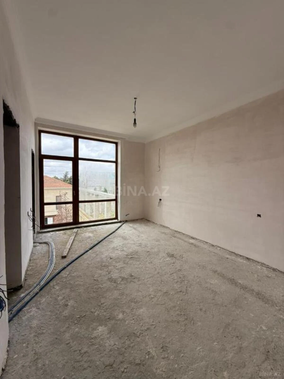 Satılır 5 otaqlı həyət evi 380 m²