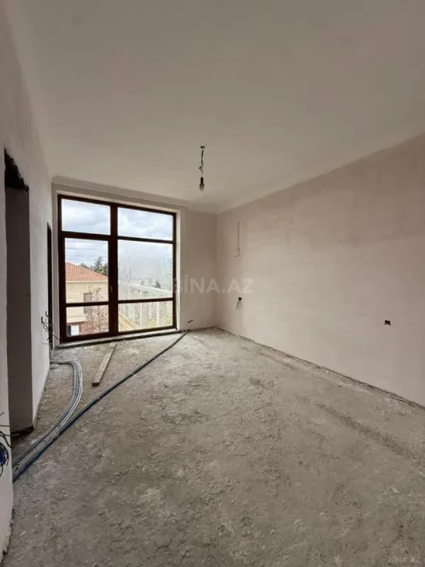 Satılır 5 otaqlı həyət evi 380 m²