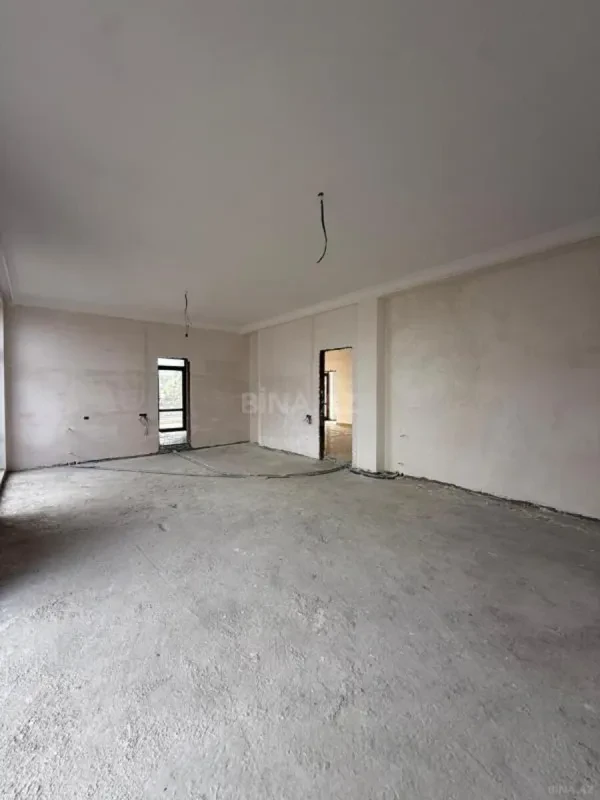 Satılır 5 otaqlı həyət evi 380 m²