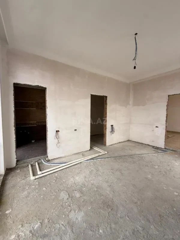 Satılır 5 otaqlı həyət evi 380 m²