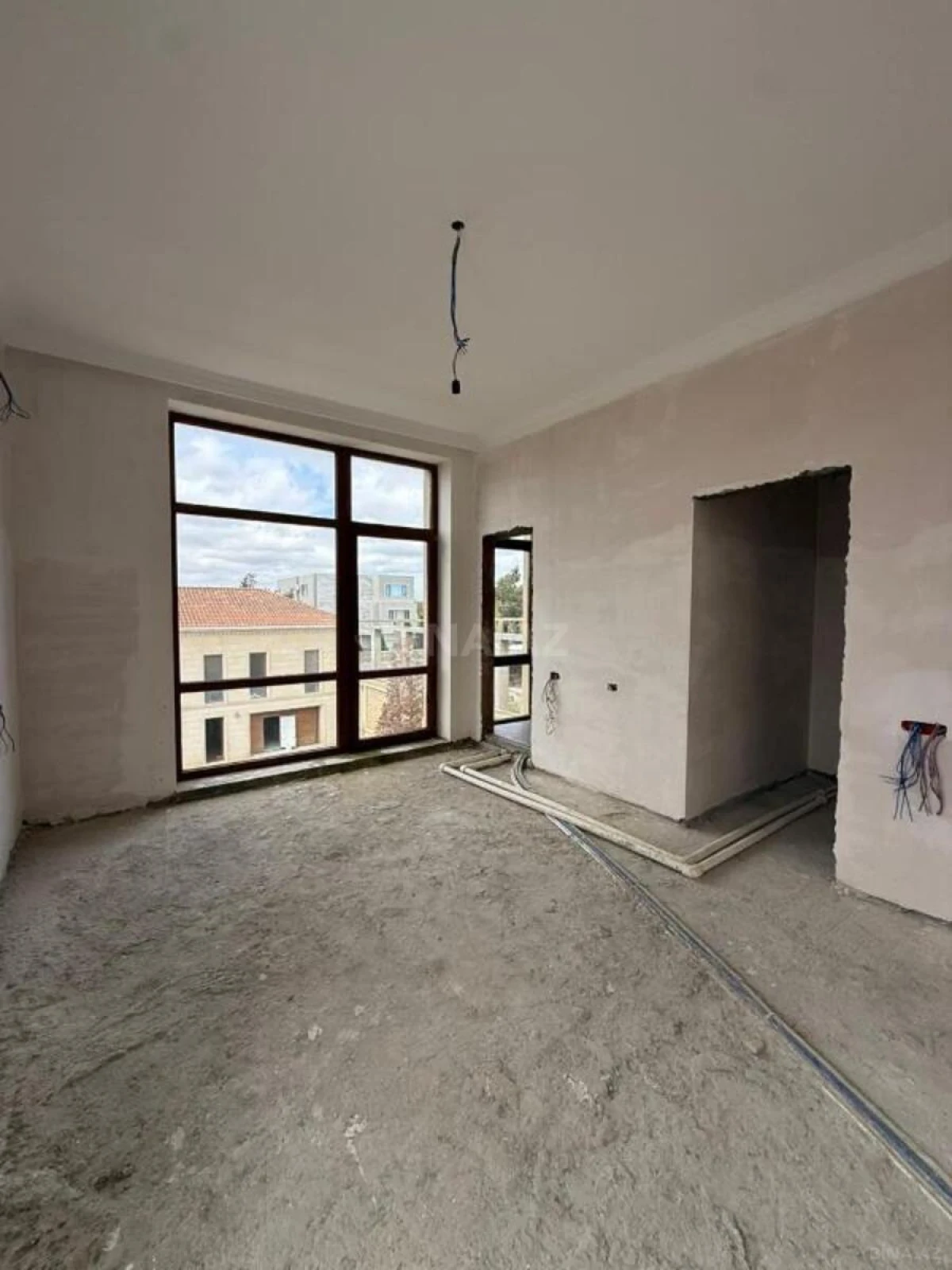 Satılır 5 otaqlı həyət evi 380 m²