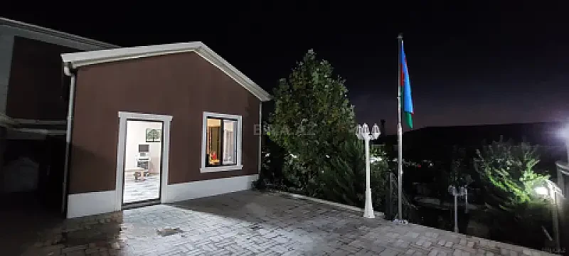 Satılır 5 otaqlı həyət evi 240 m²