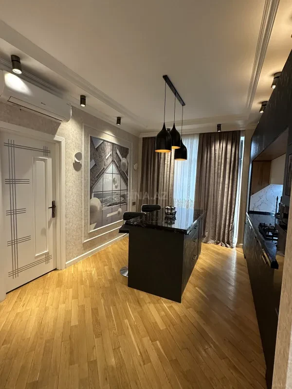 Kirayə verilir 3 otaqlı mənzil 106 m²