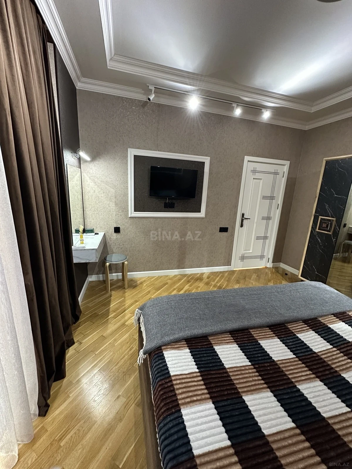 Kirayə verilir 3 otaqlı mənzil 106 m²