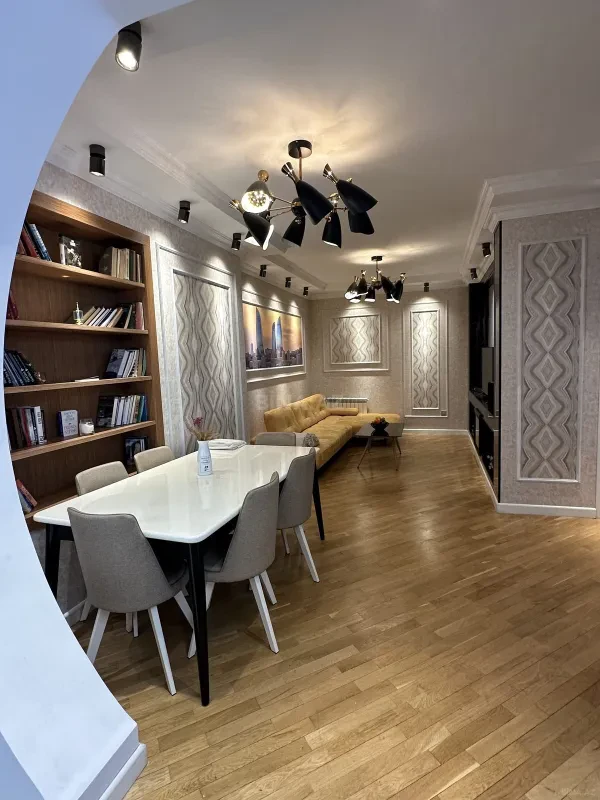 Kirayə verilir 3 otaqlı mənzil 106 m²