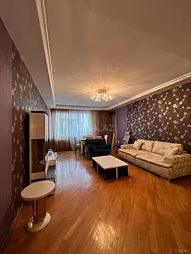 Kirayə verilir 2 otaqlı mənzil 100 m²