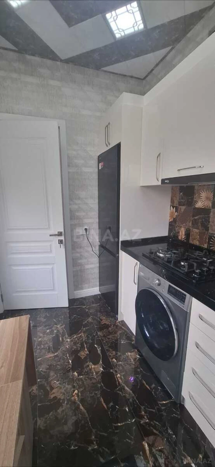 Satılır 2 otaqlı mənzil 63 m²