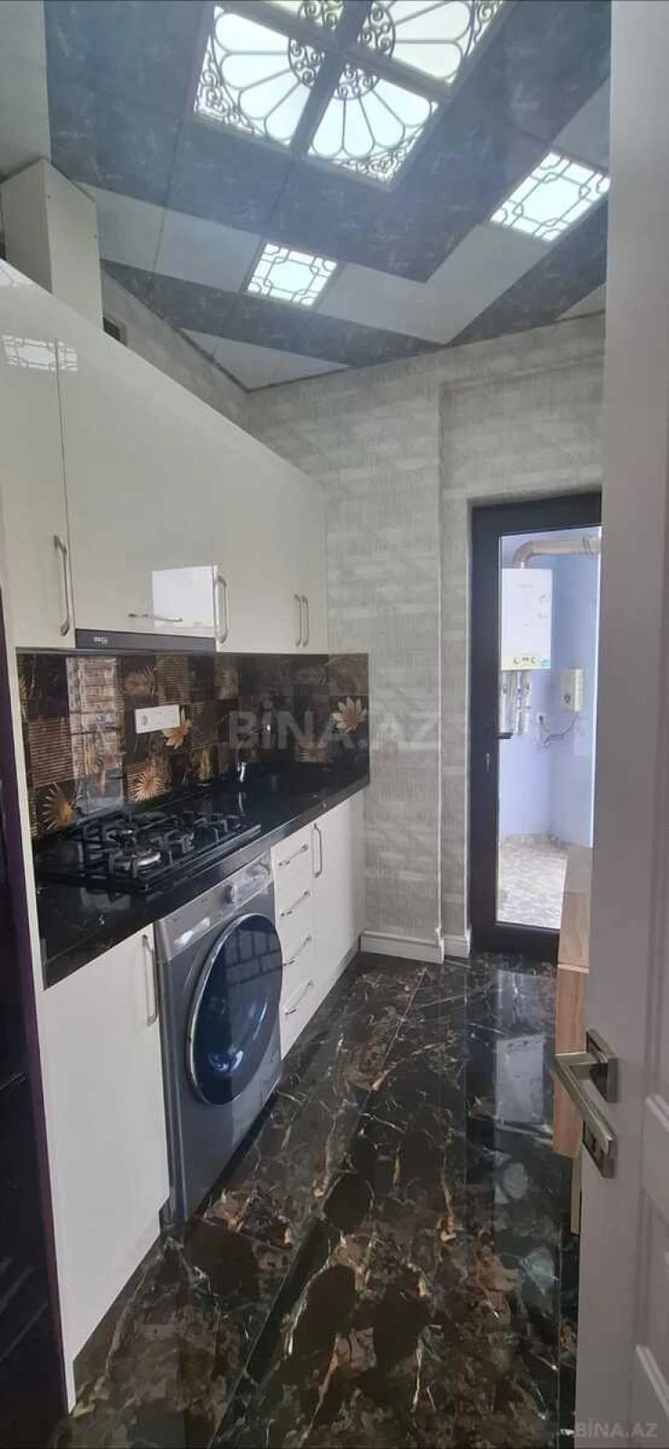 Satılır 2 otaqlı mənzil 63 m²