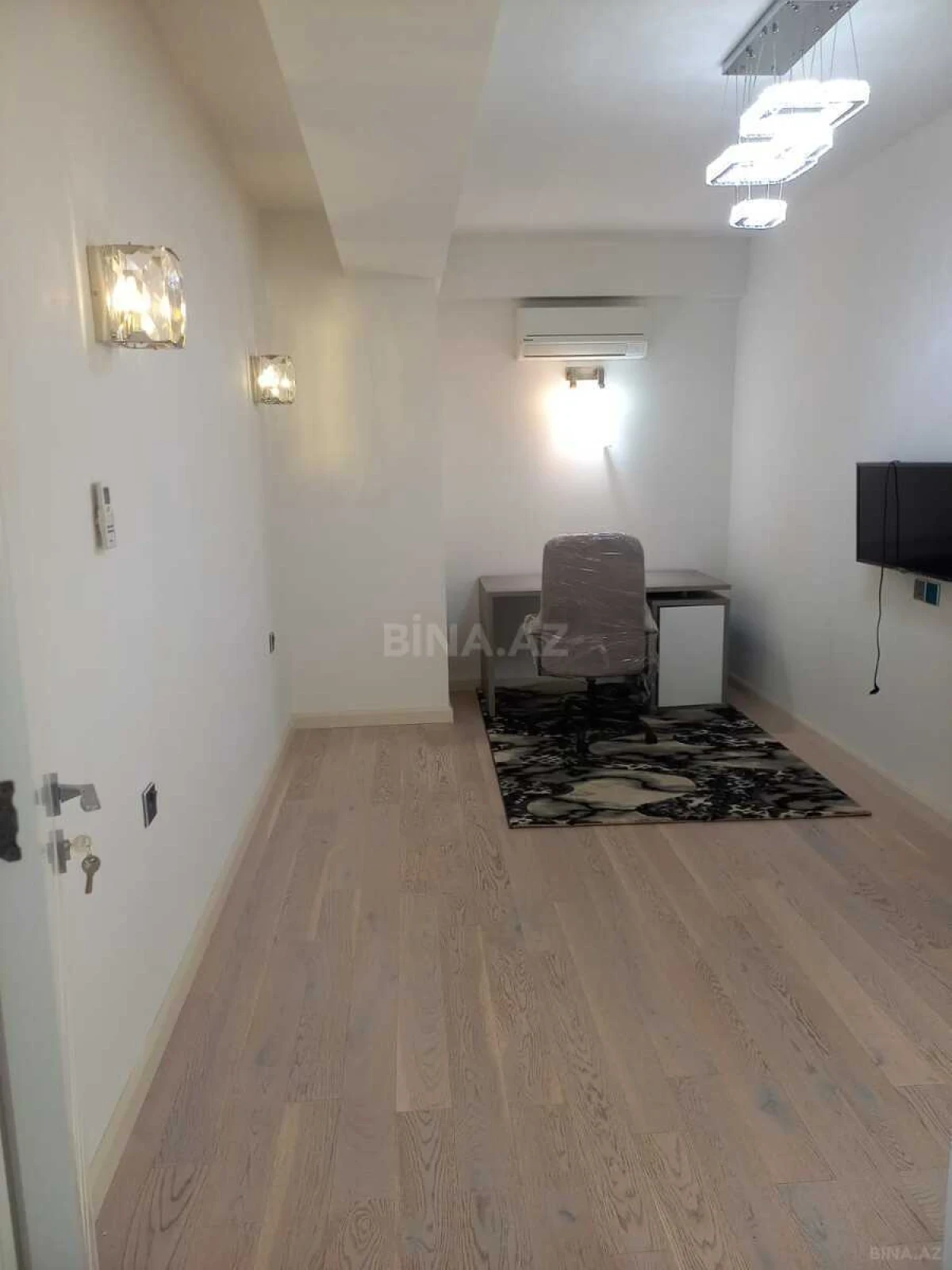 Kirayə verilir 3 otaqlı mənzil 120 m²