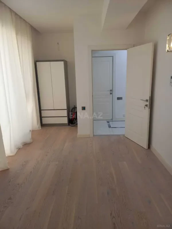 Kirayə verilir 3 otaqlı mənzil 120 m²