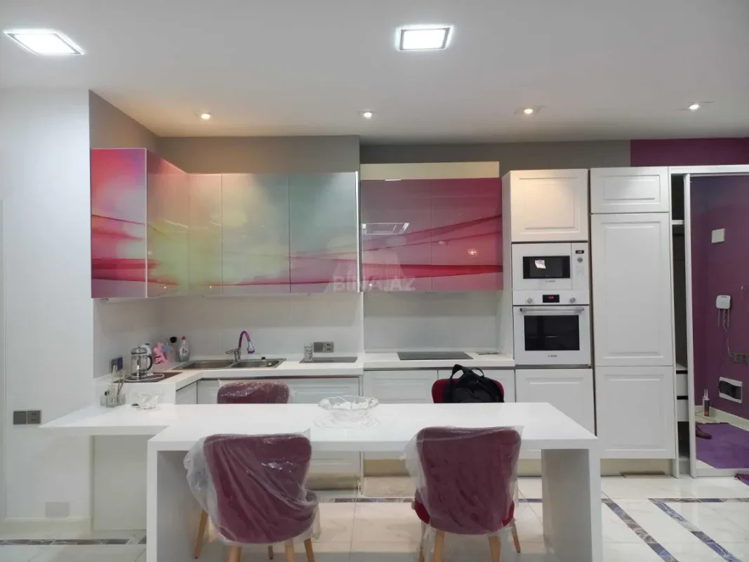 Kirayə verilir 3 otaqlı mənzil 120 m²