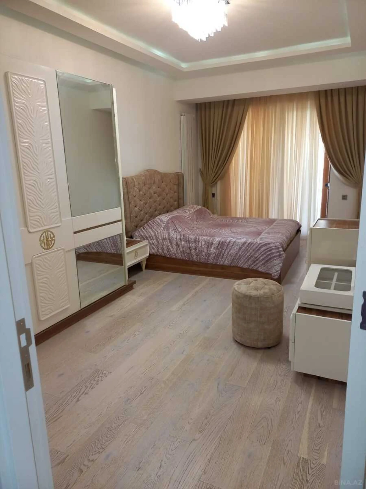 Kirayə verilir 3 otaqlı mənzil 120 m²