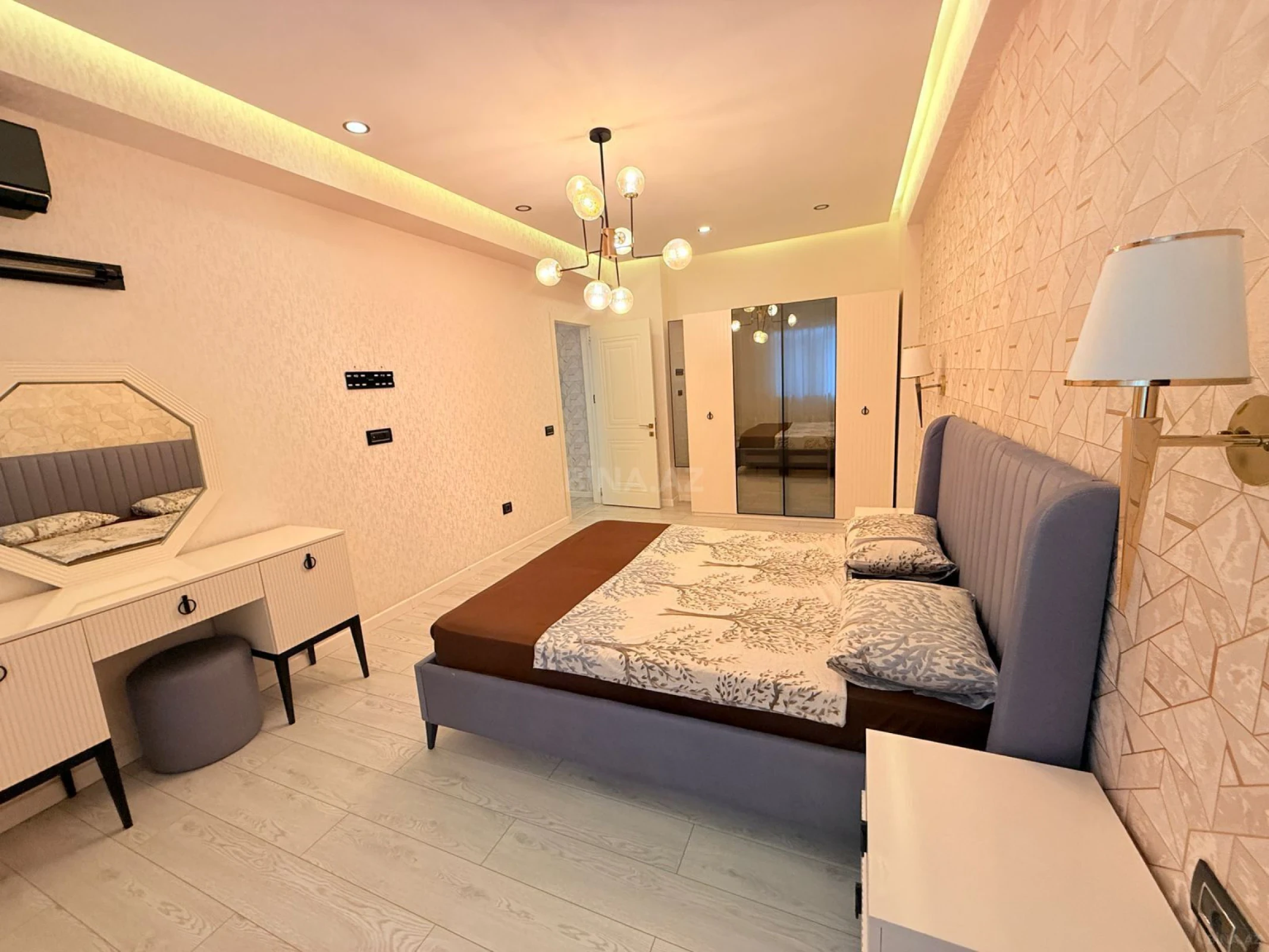 Kirayə verilir 2 otaqlı mənzil 75 m²