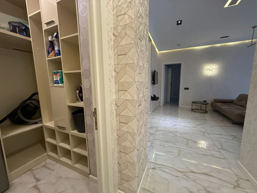 Kirayə verilir 2 otaqlı mənzil 75 m²