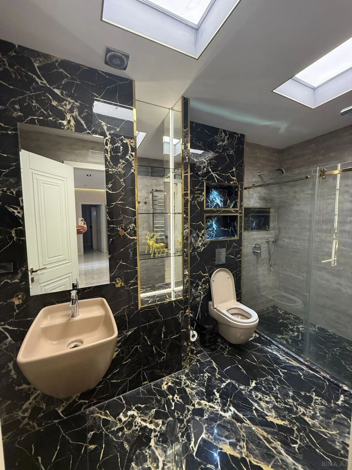 Kirayə verilir 2 otaqlı mənzil 75 m²