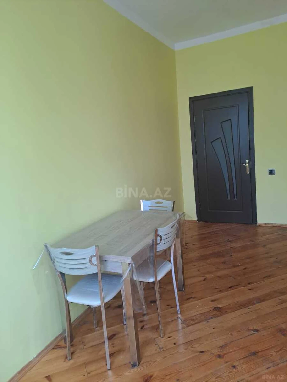 Kirayə verilir 2 otaqlı mənzil 98 m²
