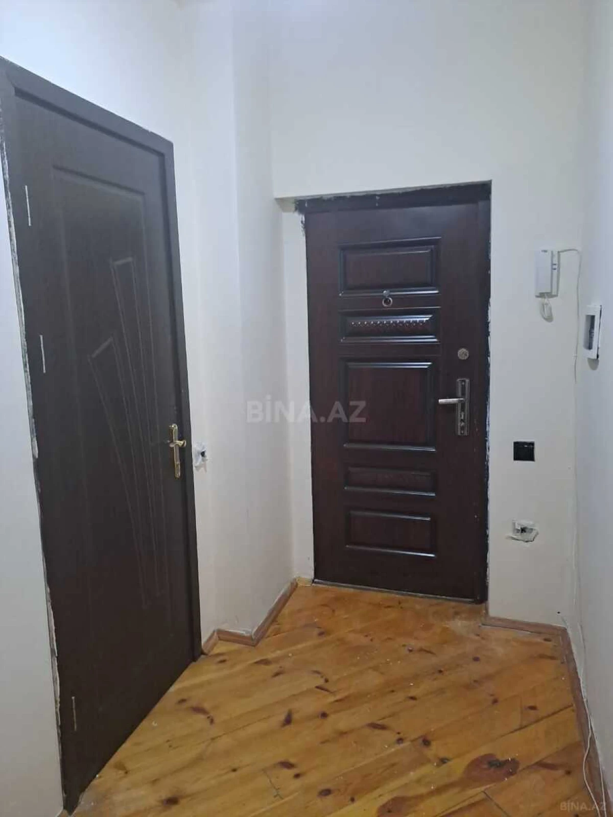 Kirayə verilir 2 otaqlı mənzil 98 m²