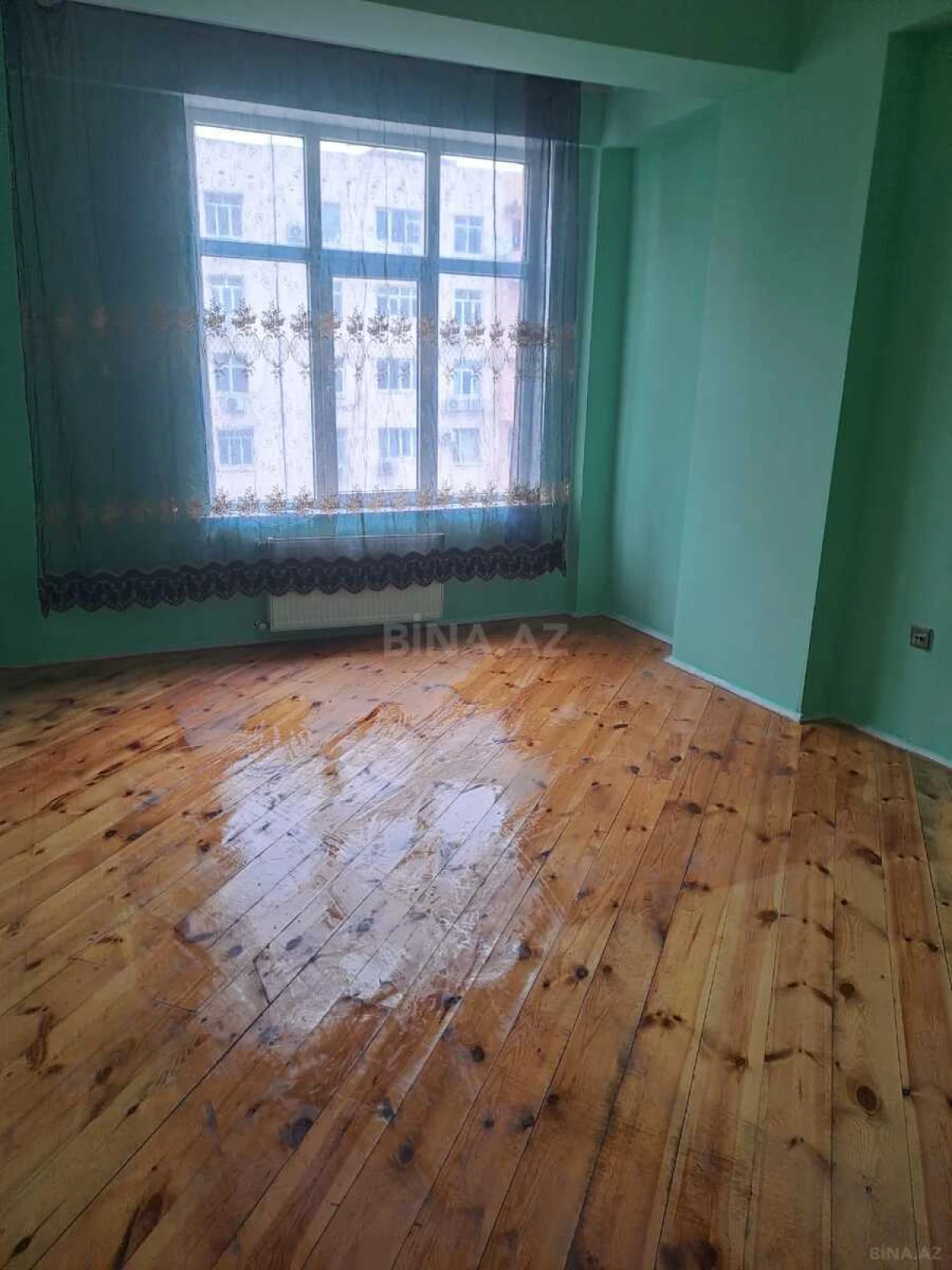 Kirayə verilir 2 otaqlı mənzil 98 m²