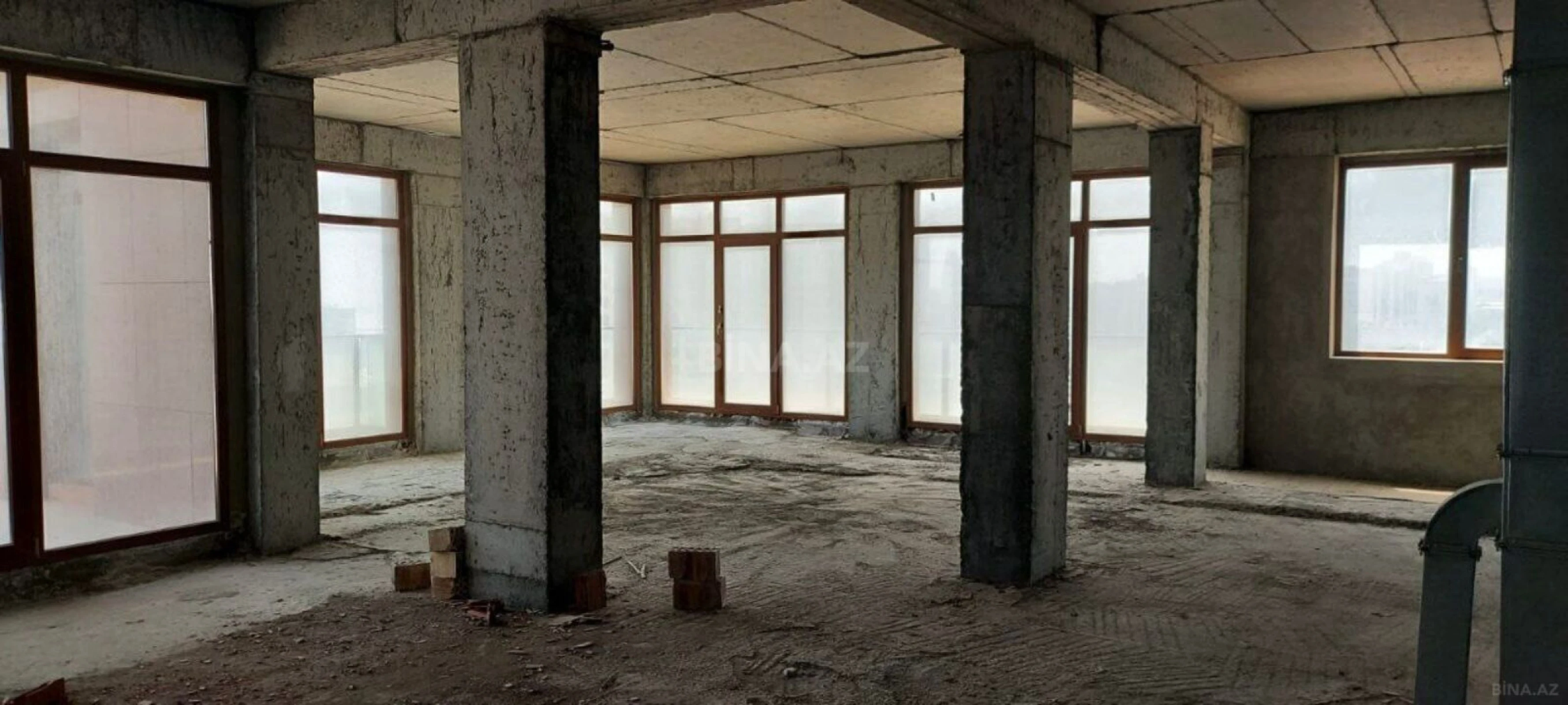 Satılır 2 otaqlı mənzil 110 m²