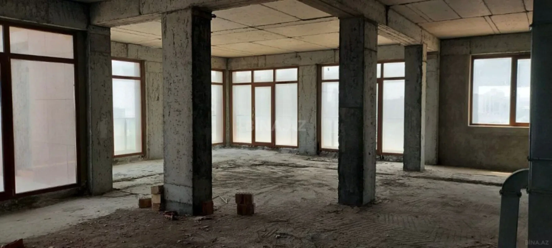 Satılır 2 otaqlı mənzil 110 m²