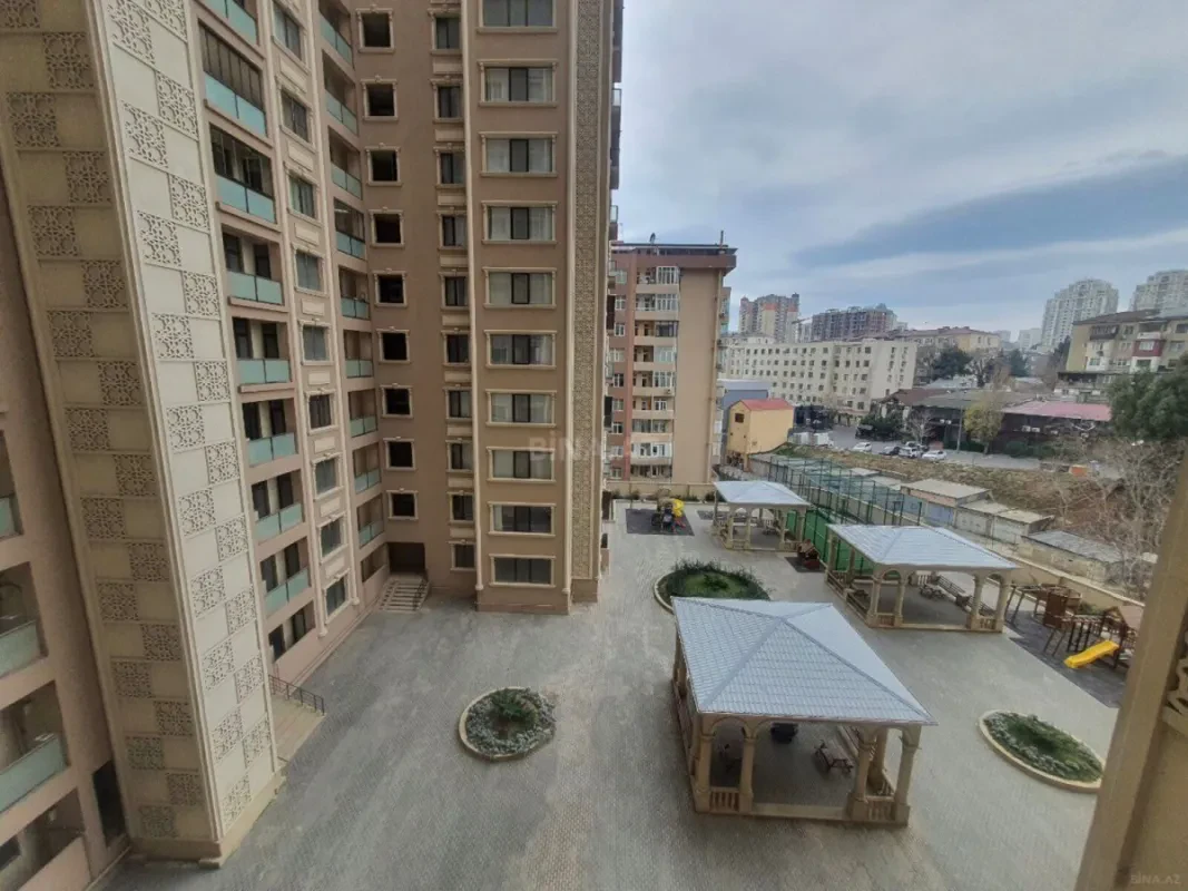 Satılır 2 otaqlı mənzil 110 m²