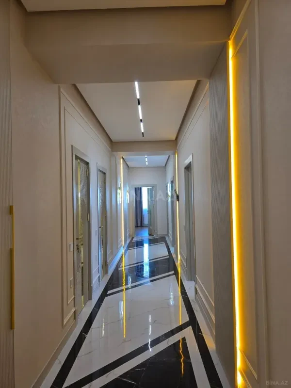 Satılır 3 otaqlı mənzil 125 m²