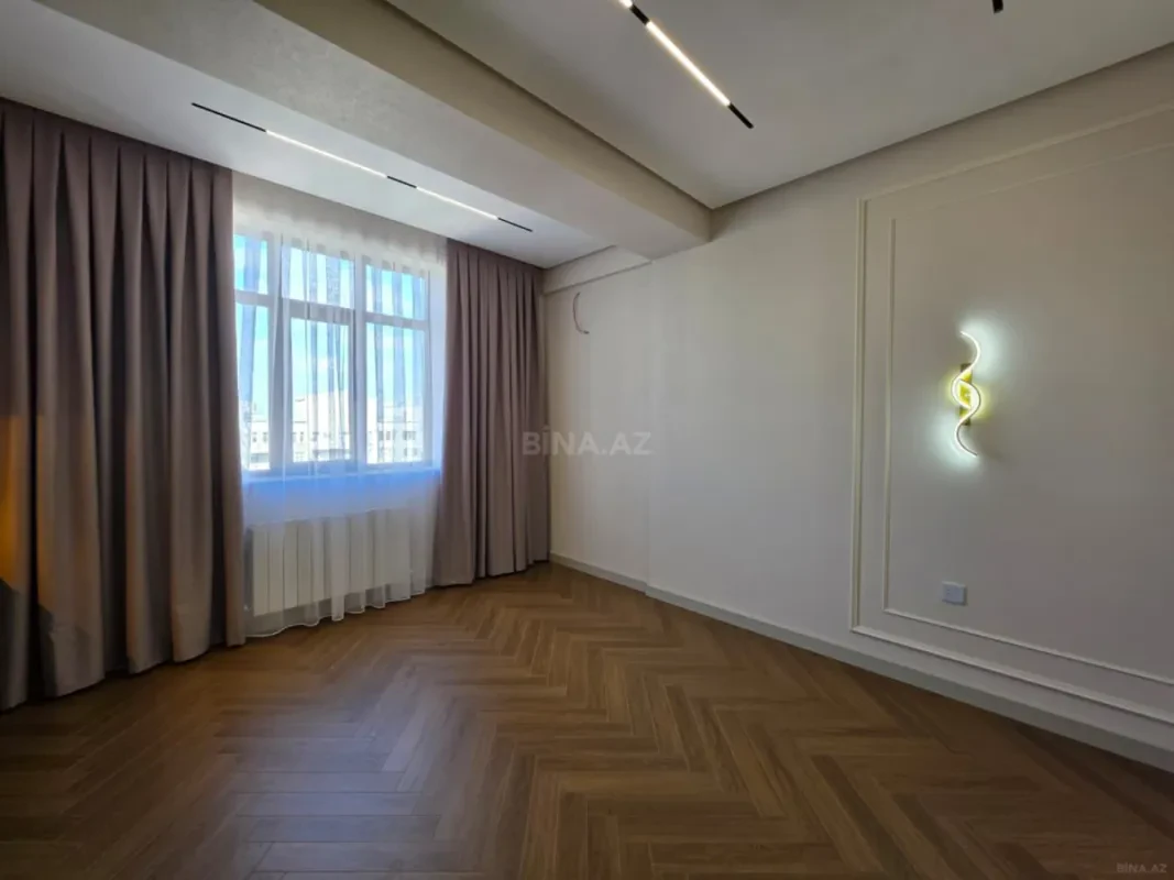 Satılır 3 otaqlı mənzil 125 m²